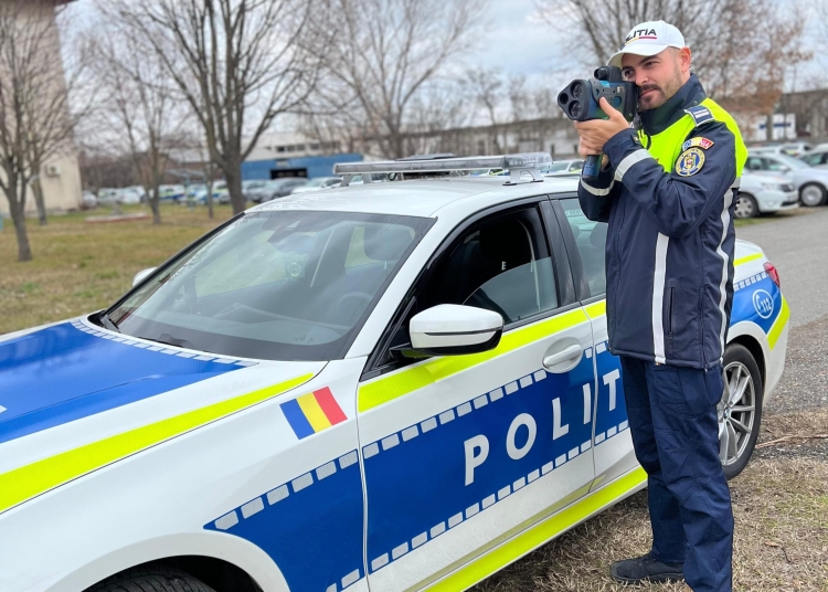 actiune cu radare in comunele mircea voda si silistea politistii au retinut mai multe permise de conducere 67b9afc343ffc