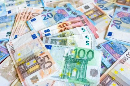 ajutoare de milioane de euro pentru tinerii si seniorii din romania care indeplinesc aceste conditii 67c1bf7b089e8