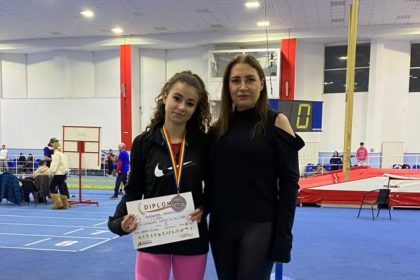 atleta alecsandra scarlatescu pe podium la finala nationalelor under 18 galerie foto 67b453c764fd6