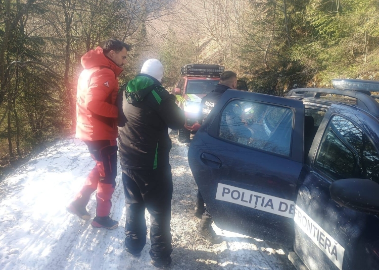 doi ucraineni recuperati de salvamontisti din munte unul a fost spitalizat 67a33bbb8cc4e