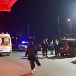 doua femei s au paruit si s au taiat in plina strada in constanta in vazul tuturor una a ajuns la spital iar cealalta urmeaza sa dea explicatii in fata judecatorilor 67b268b599e1f