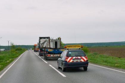 doua transporturi agabaritice pe drumurile din judetul constanta 67bcde503c336