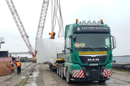 doua transporturi agabaritice vor strabate judetul constanta in aceasta seara 67bf5f413cd9e