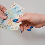 eurostat aproape un sfert dintre angajatii romani au salarii mici cei mai multi dintre ei au sub 30 de ani 67c0788a38f64