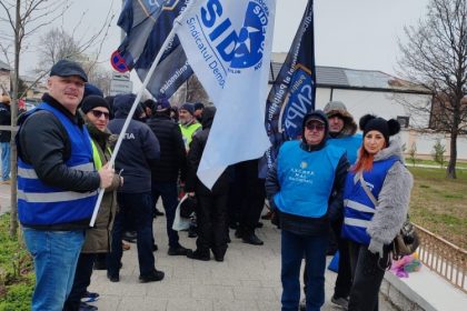 foto video protest al politistilor in fata ipj constanta impotriva ordonantei trenulet 67ab190208546