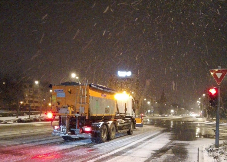 galerie foto circulatia in orasul constanta se desfasoara in conditii normale de trafic utilajele de deszapezire au intervenit rapid cu material antiderapant 67b19b6786f88