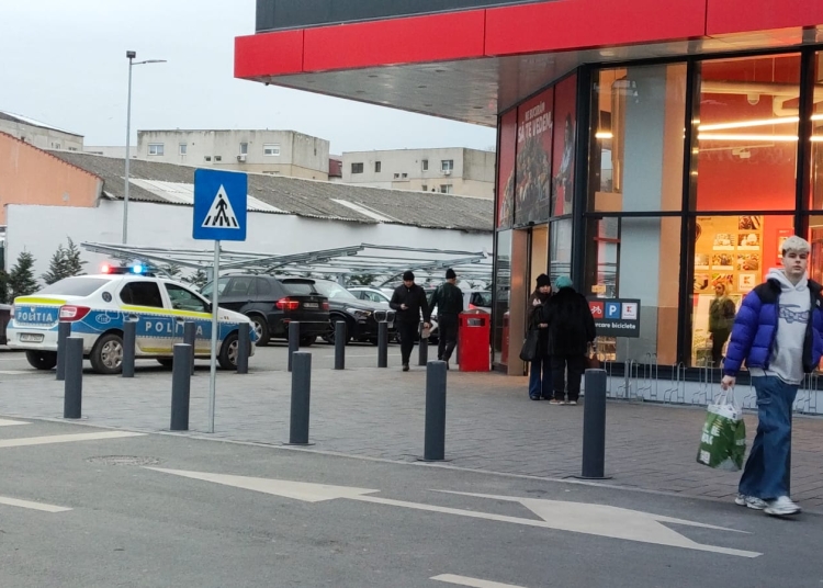 galerie foto politia a intervenit la magazinul kaufland din zona brick 67c1e2ae09bb5