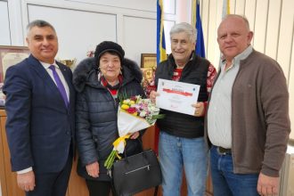 galerie foto seniorii din agigea au fost premiati de primarul cristian cirjaliu 67bdc7791c009