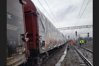 marfar cu 22 de vagoane deraiat in olt circulatia a patru trenuri de calatori oprita cateva ore 67ac5ff619529