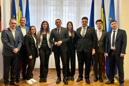 ministrul educatiei si cercetarii intalnire cu reprezentantii consiliului national al elevilor au discutat despre viitorul invatamantului liceal din romania 67acc71568db2