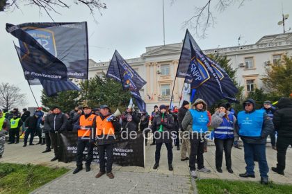 politistii constanteni protesteaza in fata sediului ipj constanta am primit doar promisiuni fotovideo 67ab1ab15f900