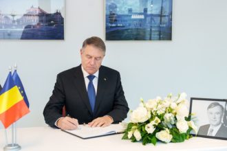 presedintele klaus iohannis a semnat cartea de condoleante deschisa in urma decesului fostului presedinte german horst kohler 67a36d7460fb5