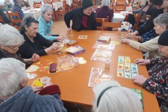 seniorii din caminul pentru persoane varstnice din constanta isi antreneaza memoria si rabdarea foto 67a1b5dec429d