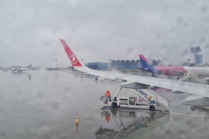 un avion al companiei wizz air care efectua un zbor pe ruta brasov luton a aterizat de urgenta la cluj 67b49091e8596