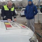 un barbat a fost amendat cu 6 500 de lei dupa ce a hranit porumbeii si i a injurat pe politisti 67a5e5db6f9cc