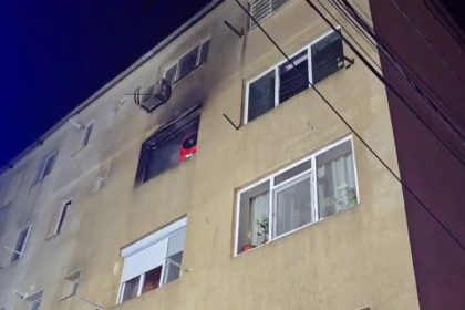 video incendiu intr un bloc din mangalia 35 de persoane evacuate 67a3ad81b3913