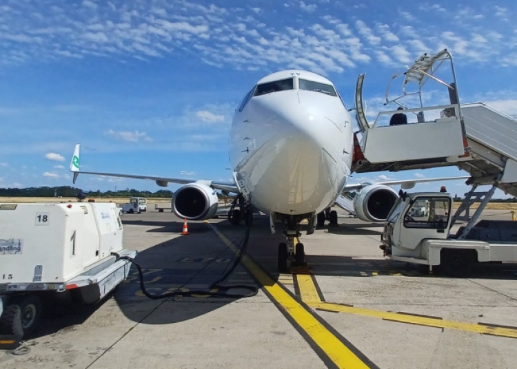 alerta cu bomba pe aeroportul din strasbourg mai multi romani printre care si europarlamentari blocati in avion 67ced257e4fcf