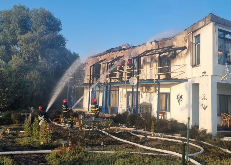 angajatul care a incendiat casa de vacanta a lui miron mitrea se filma si prezenta urmarile o frumusete de camera 67c8d6e39f00e