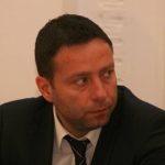 fostul consilier al lui mazare vrea sa demoleze mai multe case pentru a construi un bloc pe strada oborului 67d369e302cfc