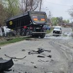 foto video accident grav la sibioara un camion cu piatra a lovit un autoturism victima a fost salvata de un politist aflat in timpul liber 67d8a695d160d