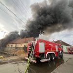 galerie foto incendiu de proportii la un depozit din municipiul sibiu mesaj ro alert din cauza fumului dens 67d43f372f3f9