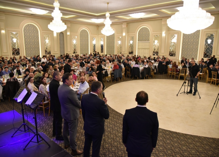 galerie foto peste 700 de participanti la iftarul oferit de udttmr 67d6d3f9be141