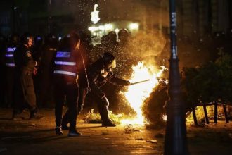 jandarmeria romana a actionat exemplar in fata protestelor violente din bucuresti 67cec1ffb053b