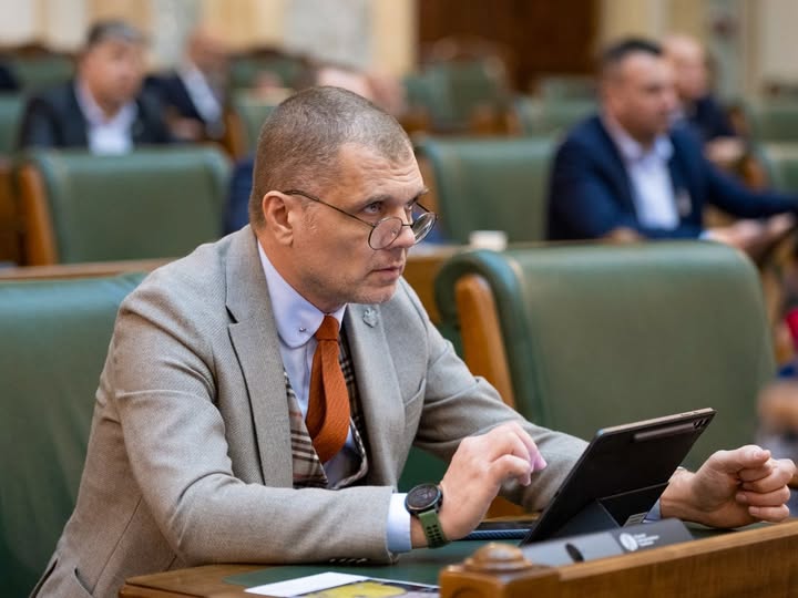 senatorul pnl silviu cosa extremistii au confundat discursul politic de la tribuna senatului cu un spectacol de stand up 67d14c27bf284