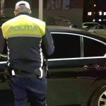 un tanar care nu avea permis de conducere a incercat sa scape de politisti pe aurel vlaicu 67cc145eadf8d