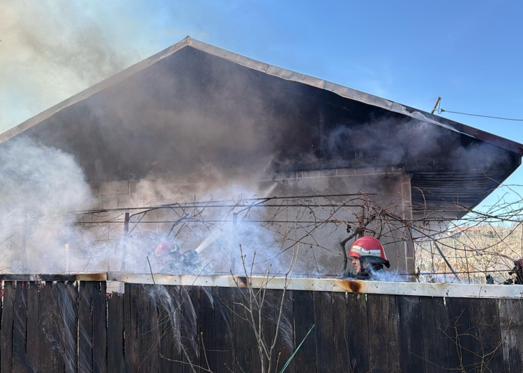 video incendiu violent in somova o femeie a avut nevoie de ingrijiri medicale 67c8305e18ee2