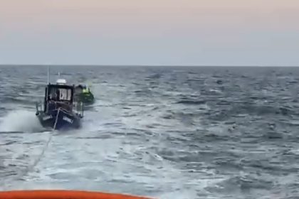 video nava sar apollo din cadrul arsvom recupereaza trei pescari in deriva langa sulina 67c7eb235b1a8