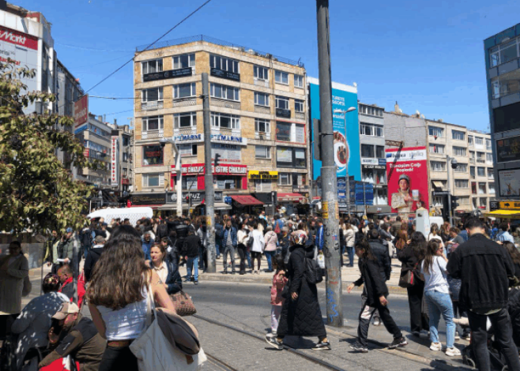 romanii surprinsi de cutremur in turcia se intorc acasa localnicii din instanbul se tem si dorm in parcuri sau masini 680979c274622